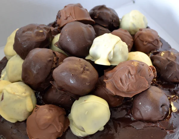 Chocoladecake truffels 16 truffels3