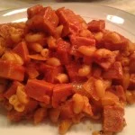 Macaroni met vierkante worstjes