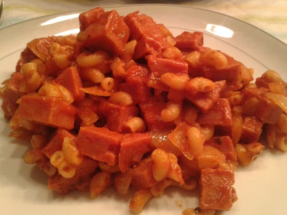 Macaroni met vierkante worstjes 12 Macaroni met vierkante worstjes