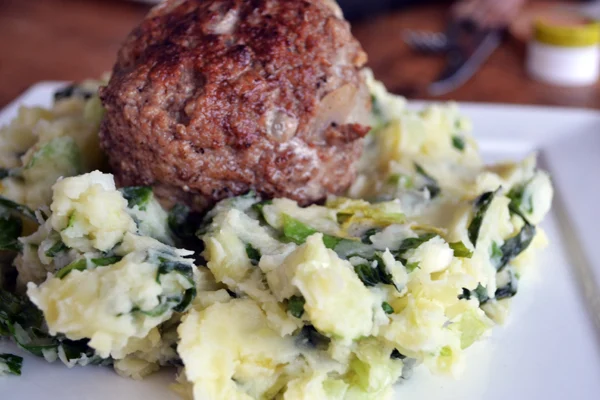 Stampandijvie met gehaktbal 1 Stampandijvie