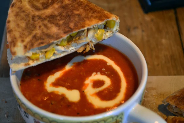 Mexicaanse tomatensoep van Jamie 1 mexicaanse tomatensoep