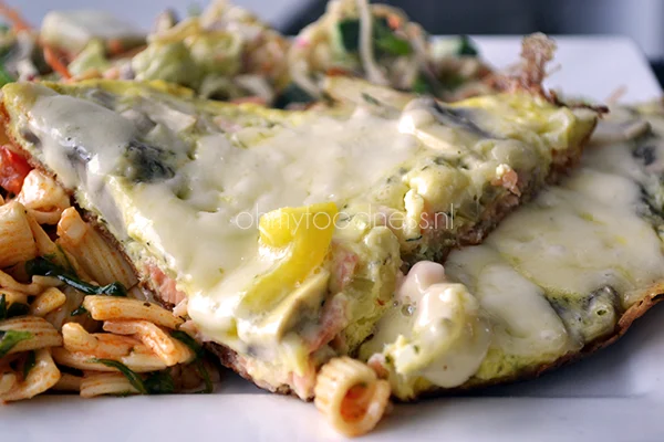 Goedgevulde omelet met gerookte zalm 1 gevulde omelet met gerookte zalm