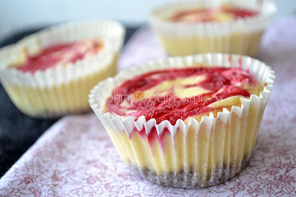 Mini frambozen cheesecakes 2 mini frambozen cheesecakes