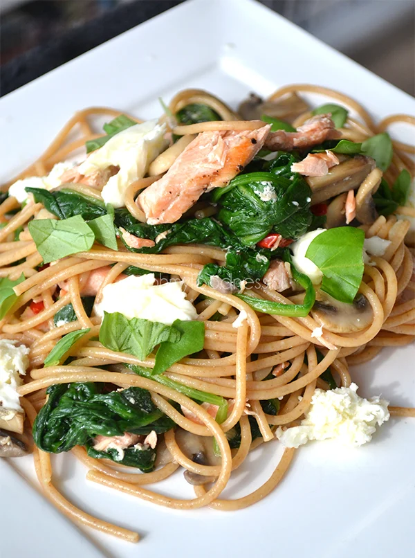 Volkoren knoflookspaghetti met spinazie en zalm 2 knoflookspaghetti