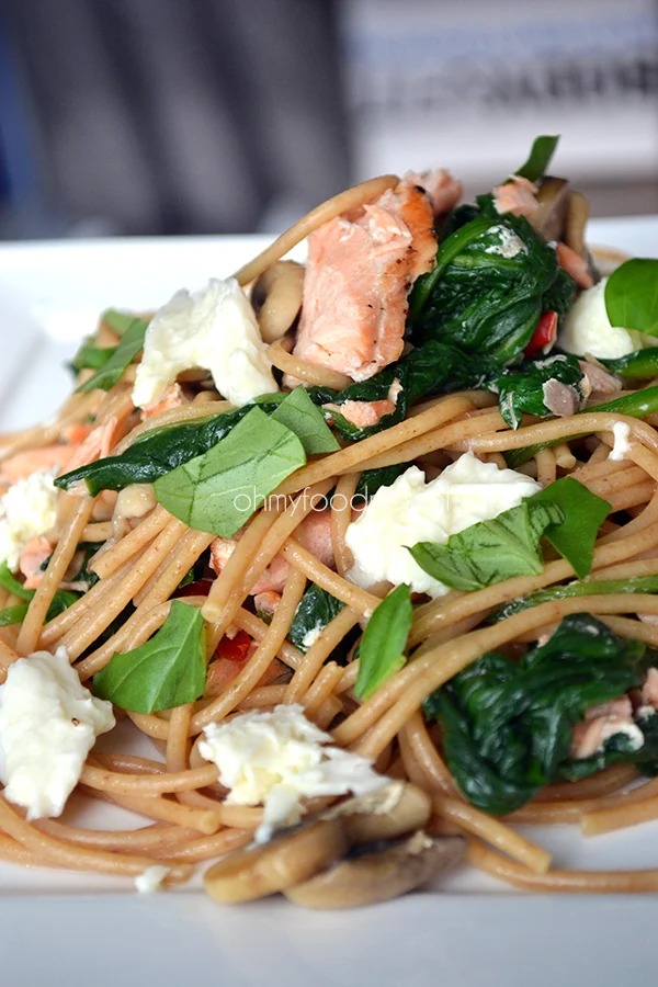 Volkoren knoflookspaghetti met spinazie en zalm 3 knoflookspaghetti