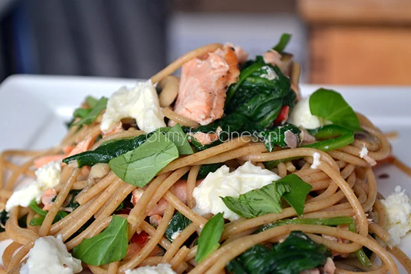 Volkoren knoflookspaghetti met spinazie en zalm 4 knoflookspaghetti