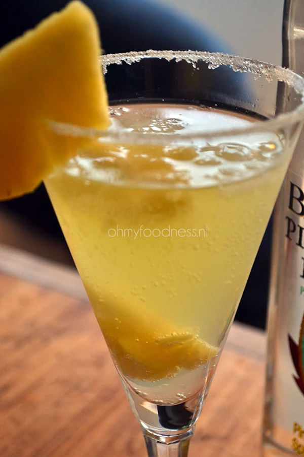 Zomercocktails met Bacardi Pineapple Fusion 1 frozen pineapple fusion