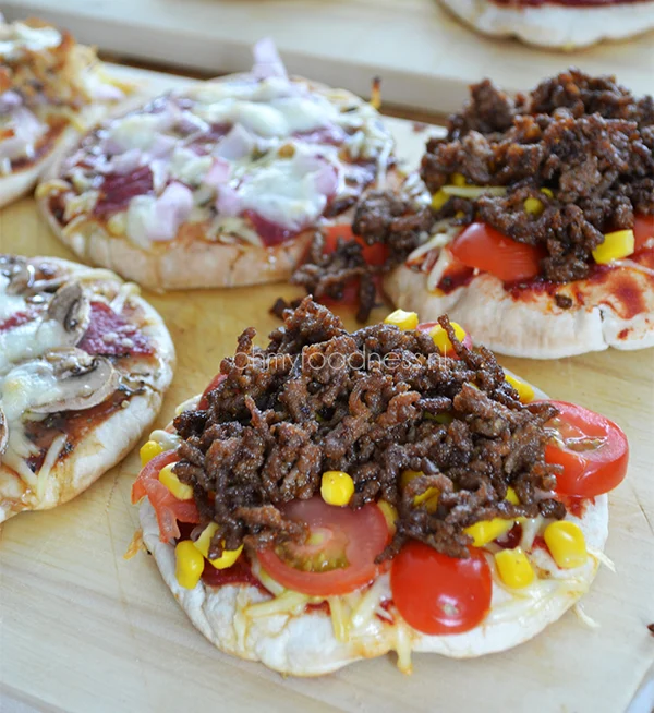 Pita pizza's recept 2 pita pizza