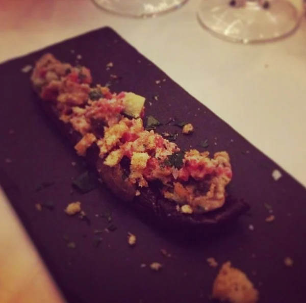 Hotspot Amsterdam: Hoofdstad Brasserie in Hotel De L’Europe 2 Hoofdstad Brasserie - auberginesalade