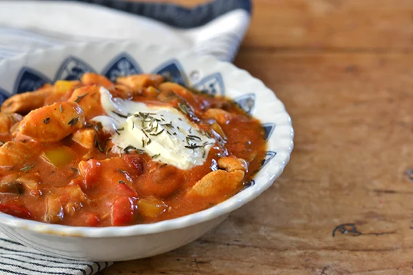 Video: Kipgoulash met drie kleuren paprika 8 kipgoulash met drie kleuren paprika