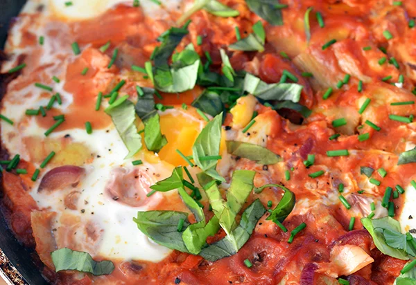 eieren in tomatensaus met artisjok