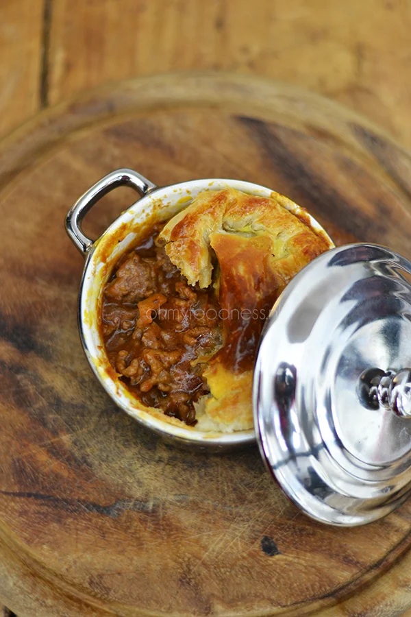 Fastfood Friday: Meat Pie 2 meat pies