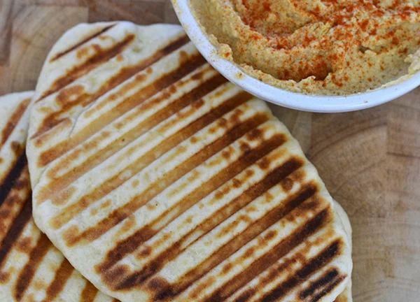 Video: Naanbrood bakken 3 Naanbrood