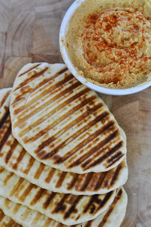 Video: Naanbrood bakken 1 Naanbrood