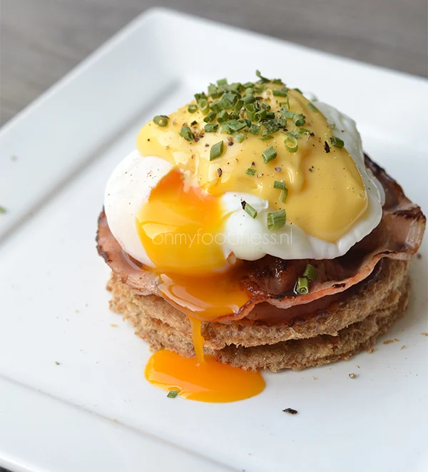 Fastfood Friday: Eggs Benedict 2 eggs benedict