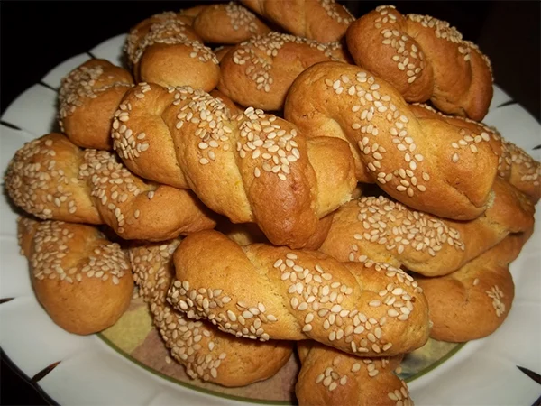 Wereldwijde eettradities tijdens Pasen 6 koulourakia