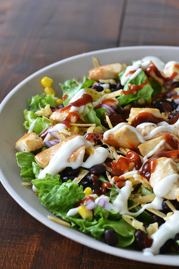 OMF's Studentenkeuken: BBQ Chicken salade 1 BBQ Chicken Salade