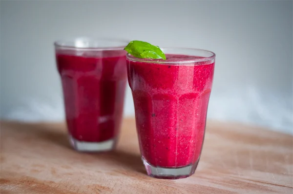 2x Supergezonde smoothies van Naomi 2 rode bieten smoothie