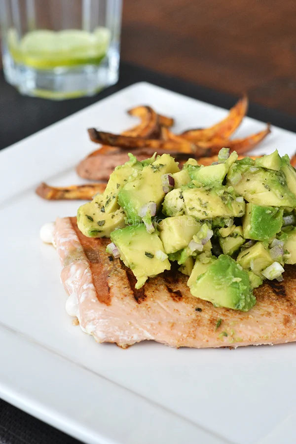 Gegrilde zalm met avocadosalsa 1 Gegrilde zalm met avocadosalsa
