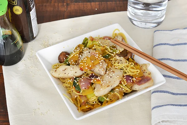 Japanse noodles met witvis en mangosaus 10 japanse woknoodles met witvis