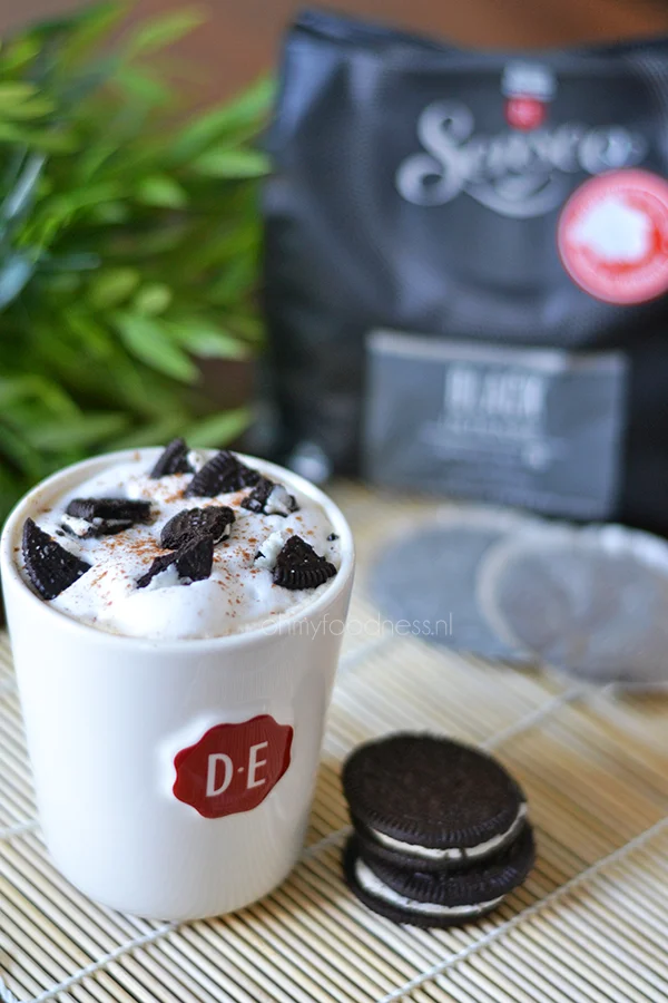 Spiced Cookies & Cream Cappuccino 2 Spiced Cookies & Cream Cappuccino