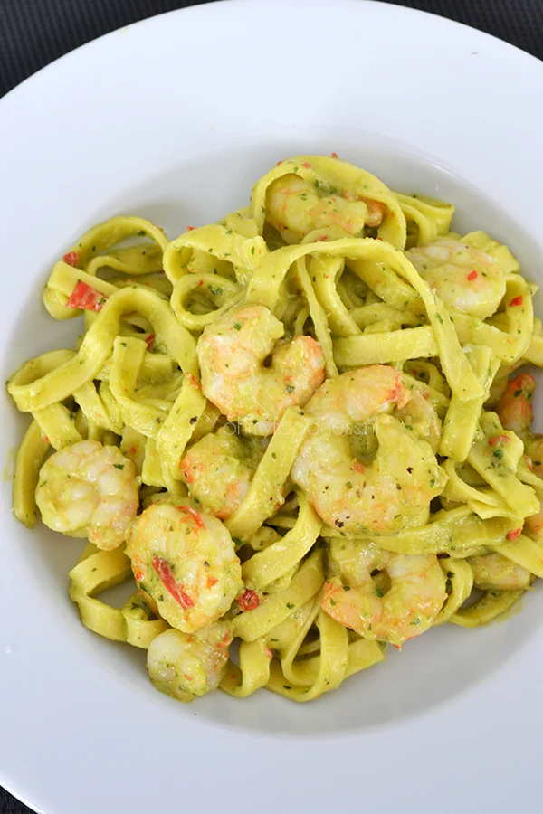 Tagliatelle met garnalen en avocadosaus 1 Tagliatelle met garnalen en avocadosaus