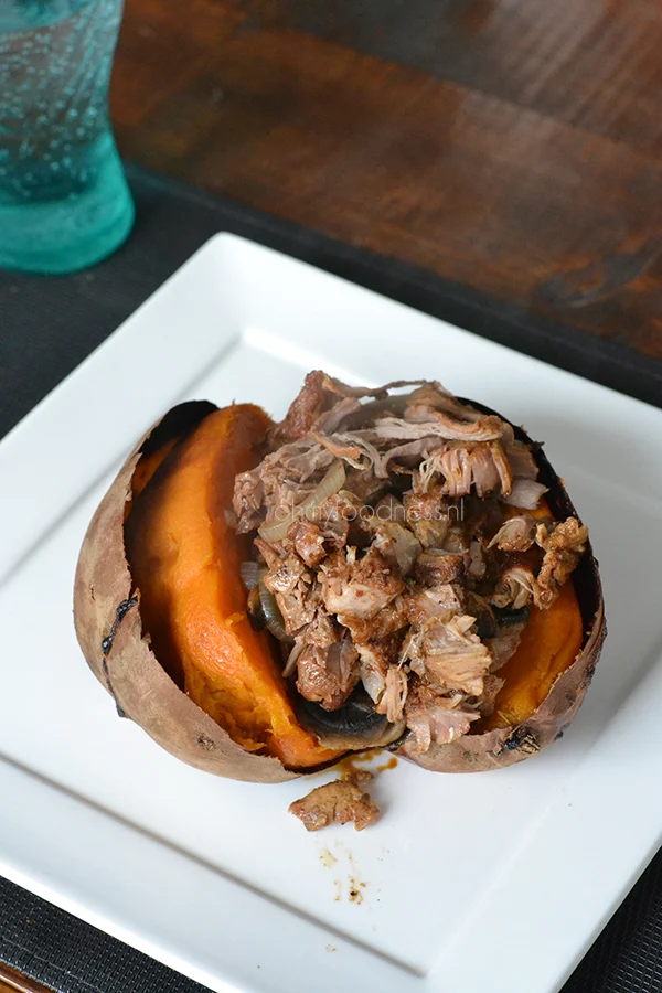 Gepofte zoete aardappel met pulled pork 1 Gepofte zoete aardappel met pulled pork