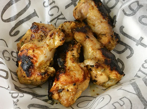 Kipkluifjes in mosterdmarinade