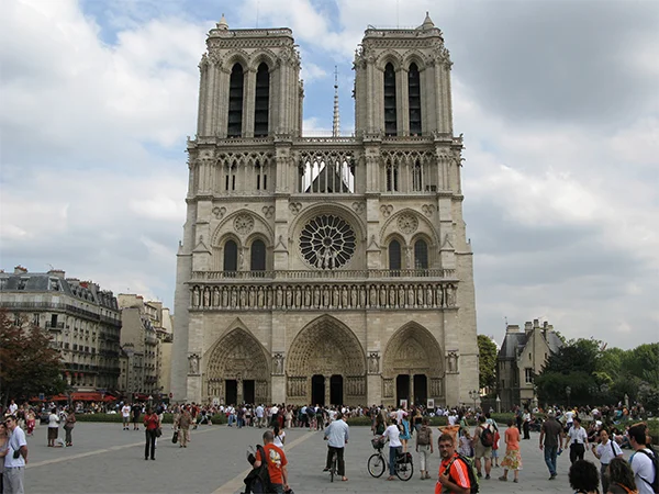 1 dag in Parijs: Wat moet je zien? 2 Notre Dame