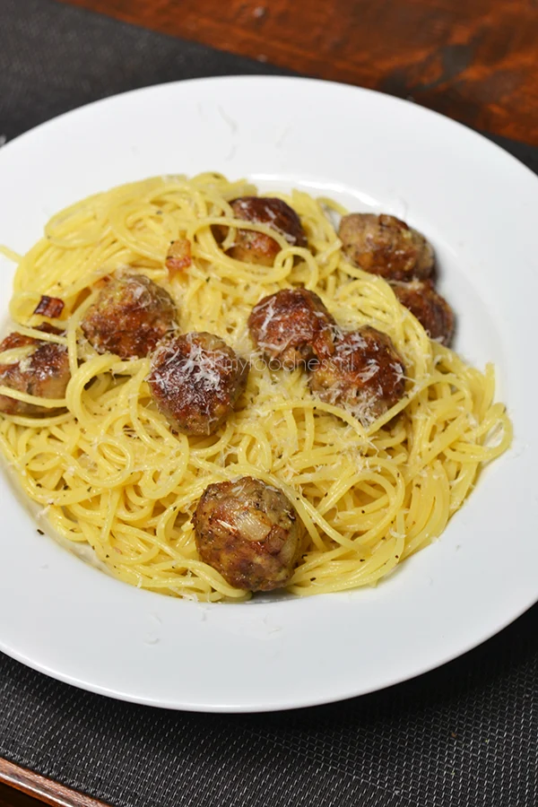 Truffel-/knoflookspaghetti met parmezaan balletjes 1 Truffel-/knoflookspaghetti met parmezaan balletjes