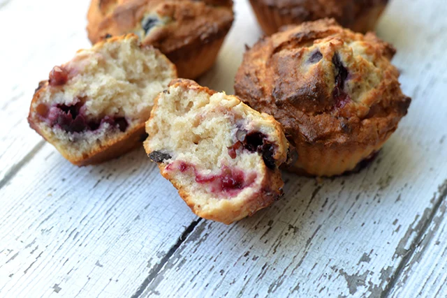 Muffins met yoghurt en kersen 19 Ontbijtmuffins met yoghurt en kersen