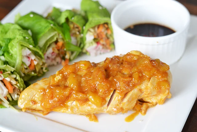 Kip in Mango-Sriracha marinade