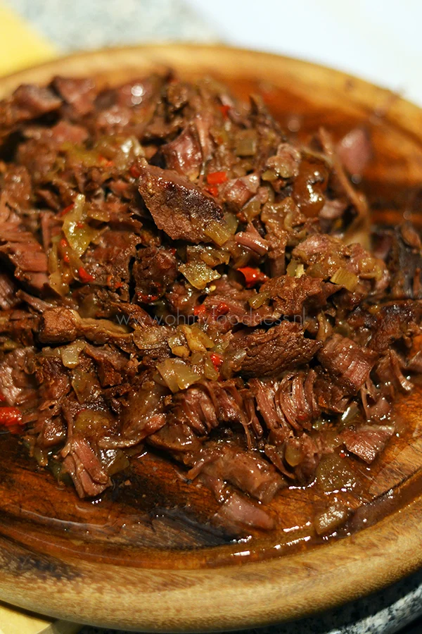 Pittig draadjesvlees slowcooker: een smaakexplosie die je moet proberen! 1 pittig draadjesvlees slowcooker