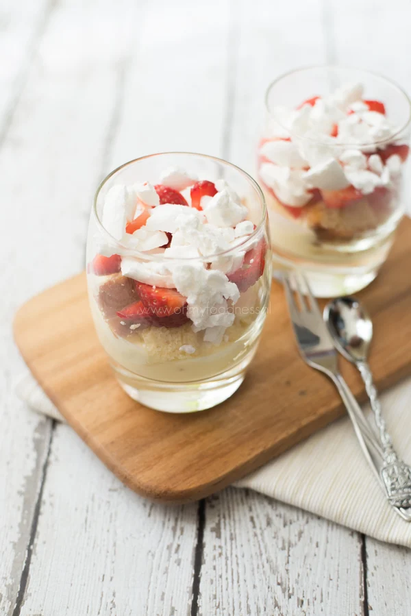 Trifle met citroenroom, meringue en aardbeien 1 Dr. Oetker Mix voor Meringue