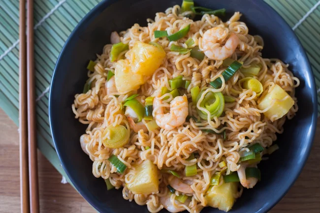 Supersnelle Sweet Chili Noedels met garnalen en ananas 25 Sweet Chili Noedels