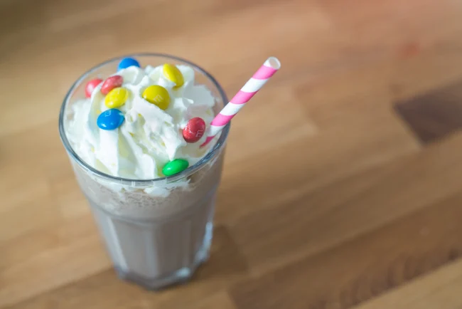 Video: M&M's Milkshake 28 M&M's Milkshake