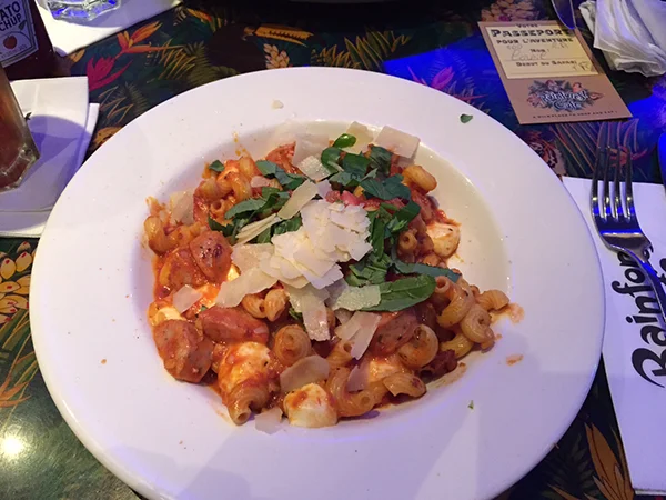 Foodie in Disneyland Parijs 8 Pasta arrabiata