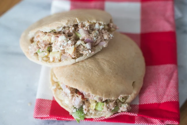 Lunchpita met Hüttenkäse-Tonijnsalade 4 huttenkase_tonijnsalade