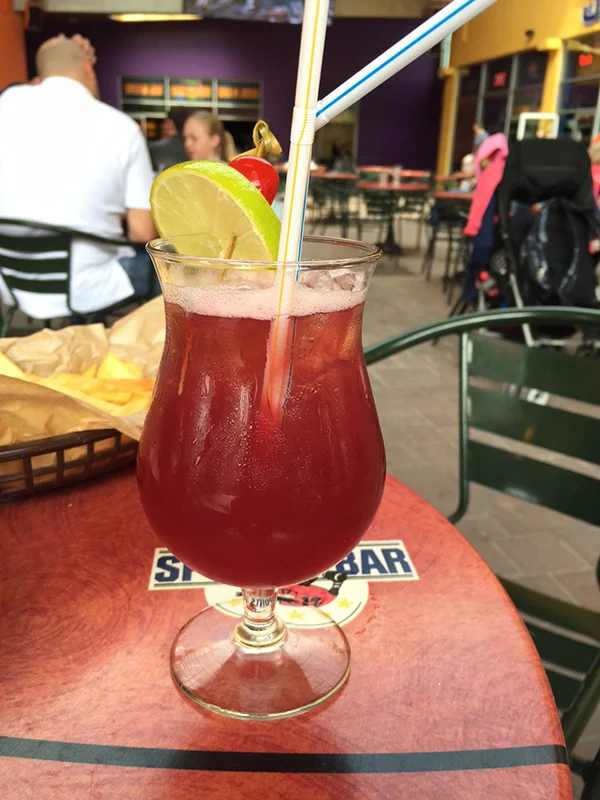 Foodie in Disneyland Parijs 4 Sports Café