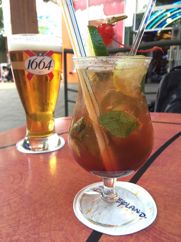 Foodie in Disneyland Parijs 6 Sports Café