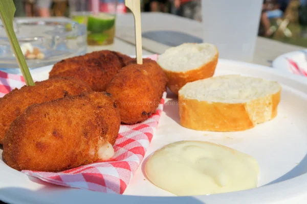 Foodie op Lepeltje Lepeltje 2 Croquetta's - Of je Spaanse worst lust