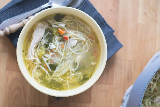 Goed gevulde kippensoep