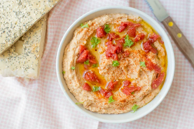 Hummus met zongedroogde tomaat 22 Hummus met zongedroogde tomaat