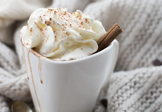 Chocolademelk uit het Guilty Pleasures Kookboek 16 Chocolademelk uit het Guilty Pleasures Kookboek