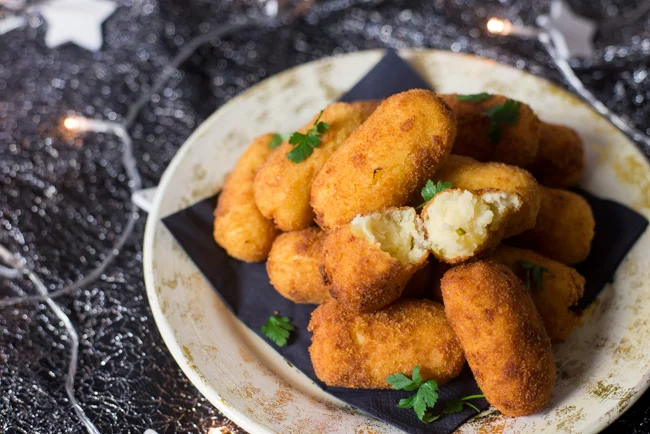 Video: Aardappelkroketjes met Parmezaan 16 Aardappelkroketjes met Parmezaan