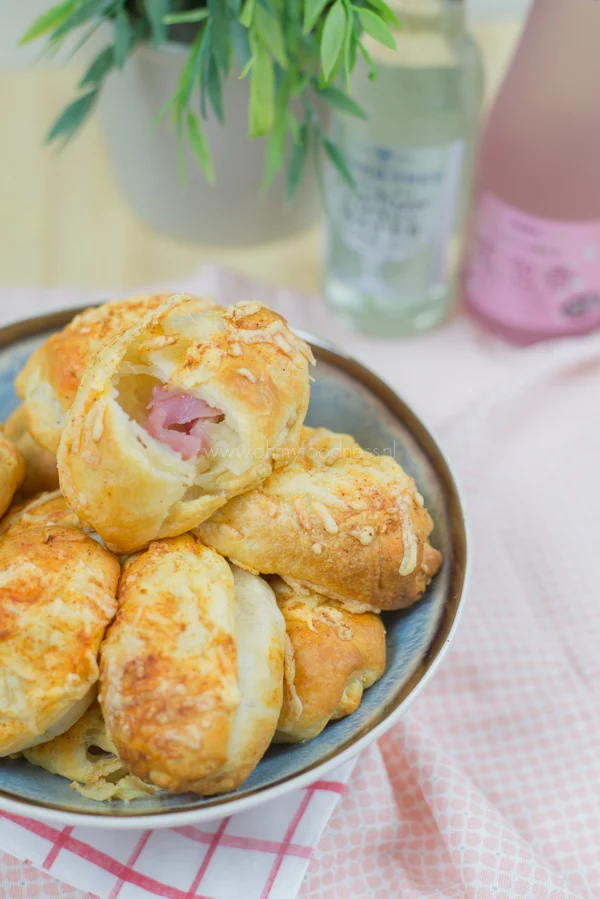 Partysnack: Ham-kaasbolletjes 1 Ham-kaasbolletjes