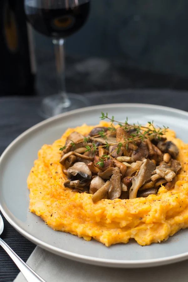 Bijgerecht: Pompoen-aardappelpuree met paddenstoelen 1 Pompoen-aardappelpuree met paddenstoelen