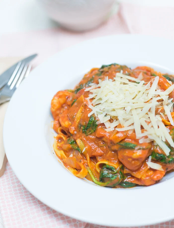Eenpanspasta: Tagliatelle met gamba's en spinazie 1 Eenpanspasta: Tagliatelle met gamba's en spinazie