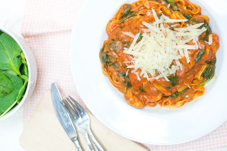 Eenpanspasta: Tagliatelle met gamba's en spinazie 16 Eenpanspasta: Tagliatelle met gamba's en spinazie