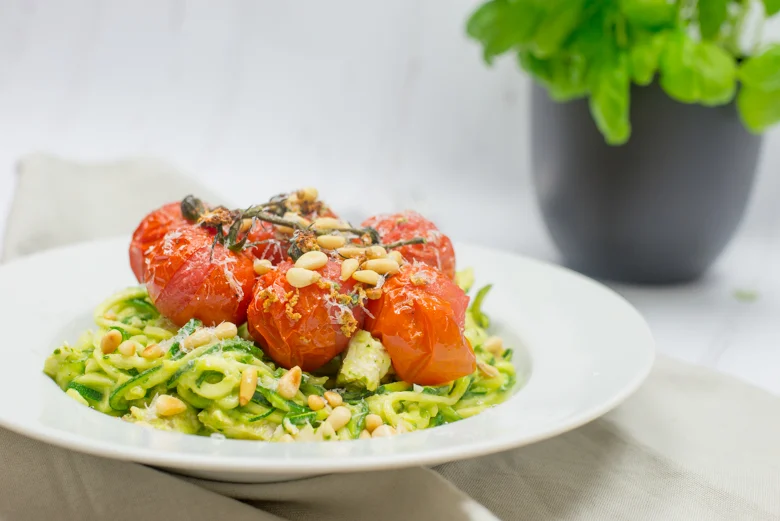 Courghetti met avocadopesto